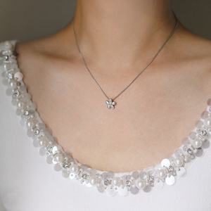 Collar de cadena para clavícula con flor, de acero inoxidable bicolor, estilo serpiente, con centro de flor de margarita, plateado, estilo religioso, regalo de boda - Product Image 4