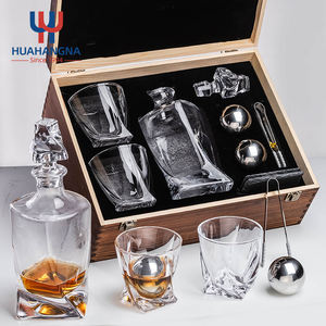 Handgefertigtes Kristallglas-Dekanter-Set mit Eigenem Logo für Likör, Wein und Whiskey mit 2 Whiskygläsern in Holzgeschenkbox für Geburtstage - Product Image 1