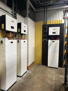 Batterie HV 3 phases 20 kWh 10 kW 100 Ah LiFePO4 48 V en stock en Allemagne et en Pologne, rack de batterie pour stockage d'énergie solaire - Product Image 4