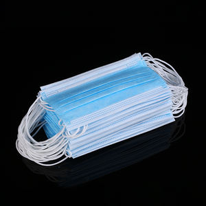 قناع وجه أبيض للاستخدام مرة واحدة ثلاثي الطبقات مضاد للغبار من مواد غير منسوجة صديقة للبيئة - Product Image 1