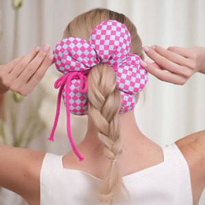 Grande élastique à cheveux en tissu à carreaux 3D avec fleur pour queue de cheval ou chignon, accessoire décontracté 25x6cm - Product Image 1