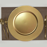 Assiettes de présentation rondes en plastique doré de 13 pouces, assiettes de présentation en plastique gaufré pour la décoration de table de mariage