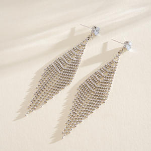 Pendientes de Lujo con Borlas de Zirconia en Forma de Gota de Agua, Aleación de Cobre, Diseño Moderno y Exclusivo para Mujer - Product Image 6