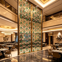Cloison décorative en métal de luxe avec finition miroir en acier inoxydable pour salon moderne et hall d'hôtel