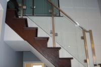 Rampe d'escalier en acier inoxydable AISI304/AISI316, design moderne pour balcon d'appartement