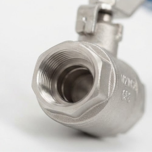 วาล์วบอลสแตนเลส CF8 แบบเกลียว NPT พร้อมคันโยก  ซีล PTFE สำหรับงานอุตสาหกรรม  OEM ปรับแต่งได้ ขนาด 1/2 นิ้ว - Product Image 3