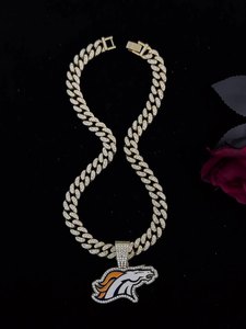 Kalung Rantai Cuban Link <span class=keywords><strong>Denver</strong></span> <span class=keywords><strong>Broncos</strong></span> Ukuran Besar Khusus dari Bahan Alloy Mewah untuk Pria Hip Hop, Penuh Kristal Berkilau - Product Image 5