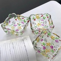 Ensemble de plats et de bols carrés en verre peint en relief de haute qualité avec un design minimaliste pastoral pour les collations et les fruits secs