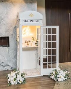 Cabina Telefónica Blanca con Teléfono de Libro de Visitas de Audio, Estilo Londres, para Decoración de Bodas y Eventos - Product Image 4