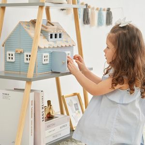 Piccolo mondo portatile pieghevole Cottage in legno per la casa delle bambole 12 accessori e 4 figurine <span class=keywords><strong>giocattolo</strong></span> educativo per le ragazze 3 + - Product Image 6