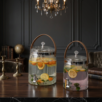 Grande carafe à eau froide en PET avec robinet et infuseur à fruits pour thé glacé et limonade, distributeur de boissons en libre-service