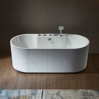 Baignoire autoportante moderne en acrylique blanche avec fonction de massage et de remous, ovale, pour intérieur, avec robinet