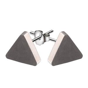 Pendientes de Cartílago Triangulares de Aleación de Titanio Zoryn G23, Joyería Minimalista Personalizada para Perforación de Oreja, Barra de 12mm - Product Image 2