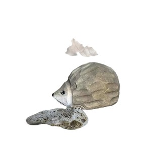 La serie de adornos de madera maciza para coche de la serie Little Hedgehog, tallados a mano por Shengx, pueden ser utilizados como colgantes y decoraciones de escritorio. - Product Image 5