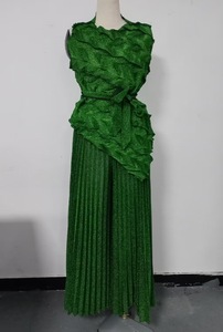 Nouvel ensemble plissé Miyake grande taille pour soirée, haut sans manches + pantalon large, vêtements occidentaux pour femmes, vente en gros - Product Image 6