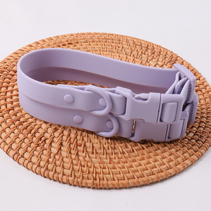 Suministros para mascotas <span class=keywords><strong>Collar</strong></span> de correa de perro impermeable de Color púrpura con hebilla rápida Correa de perro de goma recubierta de Pvc ajustable y <span class=keywords><strong>Collar</strong></span> - Product Image 4