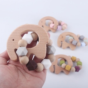 Jouets de <span class=keywords><strong>dentition</strong></span> sensoriels en bois bio les plus vendus pour bébés, avec perles en silicone sans BPA et anneau en bois - Product Image 2