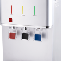 Distributeur d'eau chaude et froide électrique à chargement par le haut, sur pied, avec réfrigérateur intégré pour la maison, le bureau et les hôtels