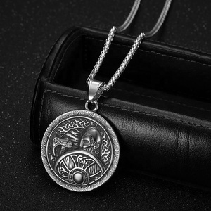 Hot <span class=keywords><strong>Viking</strong></span> <span class=keywords><strong>Warrior</strong></span> axe Shield liontin baja tahan karat pria personalisasi kalung Hip-hop grosir - Product Image 3