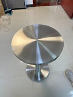 Ensemble de table et de chaises de salle à manger modernes en acier inoxydable pour hôtel et usage commercial, durable et imperméable