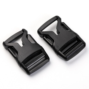 Hebilla ajustable de plástico de 25 mm de diámetro interior, color negro, para accesorios de bolsos y mochilas - Product Image 1