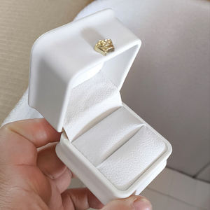 Caja de Joyería de Plástico Ecológica y Duradera a Precio de Mayoreo, Caja Blanca para Anillos de Compromiso con Logotipo Personalizado, Caja de Regalo para Accesorios - Product Image 4