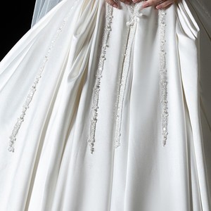 <span class=keywords><strong>Robe</strong></span> <span class=keywords><strong>de</strong></span> bal longue élégante et moderne en satin brillant, brodée à la main avec des perles et des dentelles, couleur ivoire, collection 2026 - Product Image 6