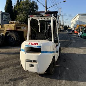 Used Original Japan TCM FD25T3 3 Ton 6M High Diesel Engine Forklift with C240/TD27 Engine High Efficiency Warehouse Use - Product Image 5