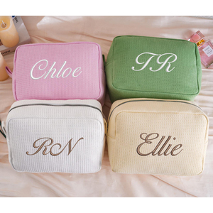 Borse per il Trucco in Cotone Floreale Trapuntate Personalizzate, Resistenti e Delicate, per Conservare Cosmetici e Regali per Ragazze - Product Image 5