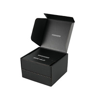 Caja de Regalo de Cartón Corrugado Kraft Negro Personalizable, Autosellable, con Recubrimiento UV, Relieve, Tira Desprendible y Logotipo Personalizado