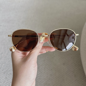 Petites lunettes de soleil rondes en métal à monture complète UV400, nouveau style européen et américain 2025, style Instagram, tendance et à la mode, unisexe - Product Image 2