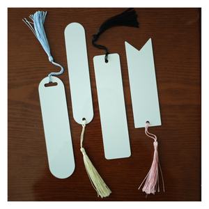 Marque-page artisanale par sublimation en tôle d'aluminium blanche vierge Marque-page personnalisé par sublimation avec pompon - Product Image 1