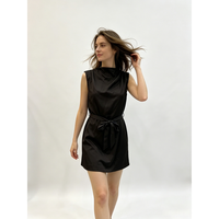 Robe mini noire en satin uni à taille naturelle, col montant et détail de nœud, printemps-été pour femme