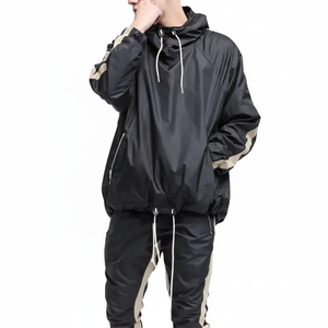 Chándal personalizado de nailon/poliéster, conjunto de Jogger de nailon de dos piezas, chándales personalizados de nailon con cremallera a la moda para hombre de alta calidad - Product Image 1