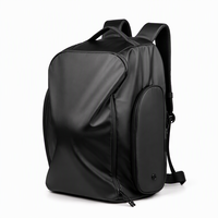 Sac à dos de haute qualité avec compartiment pour casque, poche pour chaussures et bretelles réglables pour les trajets quotidiens et les voyages