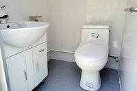 Remorque de toilette portable personnalisée Remorque de luxe pour toilettes salle de bains douche toilettes pour fêtes sur la plage Remorque pour toilettes extérieures
