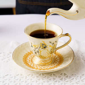 Taza <span class=keywords><strong>de</strong></span> té <span class=keywords><strong>de</strong></span> cerámica y platillo, tazas <span class=keywords><strong>de</strong></span> café <span class=keywords><strong>de</strong></span> porcelana <span class=keywords><strong>de</strong></span> flor dorada, nuevo diseño <span class=keywords><strong>2021</strong></span> - Product Image 3