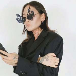 Gafas de Sol Punk Sin Marco con Logotipo Personalizado al por Mayor, Gafas de Sol Sin Montura con Forma de Dragón y Fénix, Moda 2020 - Product Image 2