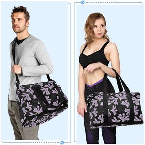 กระเป๋าออกกำลังกายกันน้ำลายดอกไม้สีม่วงฮาวายดีไซน์ใหม่ กระเป๋าเดินทางแบบดัฟเฟิลสั่งทำพิเศษสำหรับผู้หญิง พร้อมกระเป๋าใบเล็ก - Product Image 6