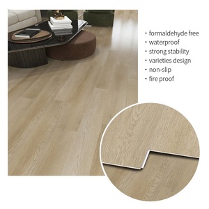 Plancher <span class=keywords><strong>vinyle</strong></span> gaufré chêne <span class=keywords><strong>blond</strong></span> pâle naturel de 48 pouces de long, étanche, qualité commerciale pour centres commerciaux et commerces de détail - Product Image 3