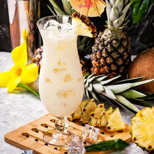 Verres à cocktail <span class=keywords><strong>Pina</strong></span> <span class=keywords><strong>Colada</strong></span> transparents en plastique acrylique Hurricane Glass 13 oz - Product Image 4