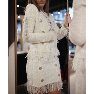 Nanchang Xihui <span class=keywords><strong>giacca</strong></span> da donna in <span class=keywords><strong>Tweed</strong></span> <span class=keywords><strong>di</strong></span> lana con frange stile caldo con bordo a baffi donna abito da donna bianco - Product Image 2