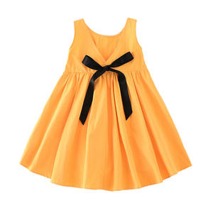 Vestidos de Algodón de Calidad para Niñas, con Diseño de Mariposas y Flores Amarillas, Productos Nuevos, Se Busca Distribuidor, Venta al Por Mayor - Product Image 1