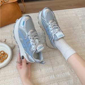 Botas de Plataforma Casuales de Moda para Otoño, Botas Deportivas para Mujer con Aumento de Altura, Parte Superior de Malla Blanca con Cordones - Product Image 4