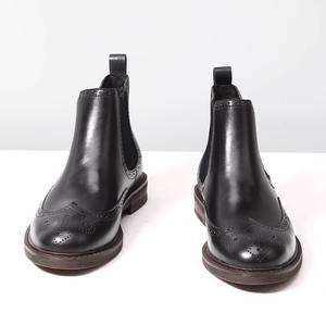 Bottes Oxford en cuir pour homme, sur mesure, à bout carré, de designer italien, avec dessus en cuir véritable et semelle en caoutchouc pour une résistance à l'eau - Product Image 2