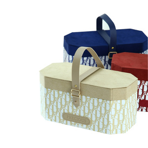 Hộp Bao Bì Quà Tặng Bằng Da Và Bìa Cứng Logo Tùy Chỉnh Cao Cấp Có Tay Cầm Hộp Kẹo Dễ Thương Gấp Gọn Sang Trọng - Product Image 3