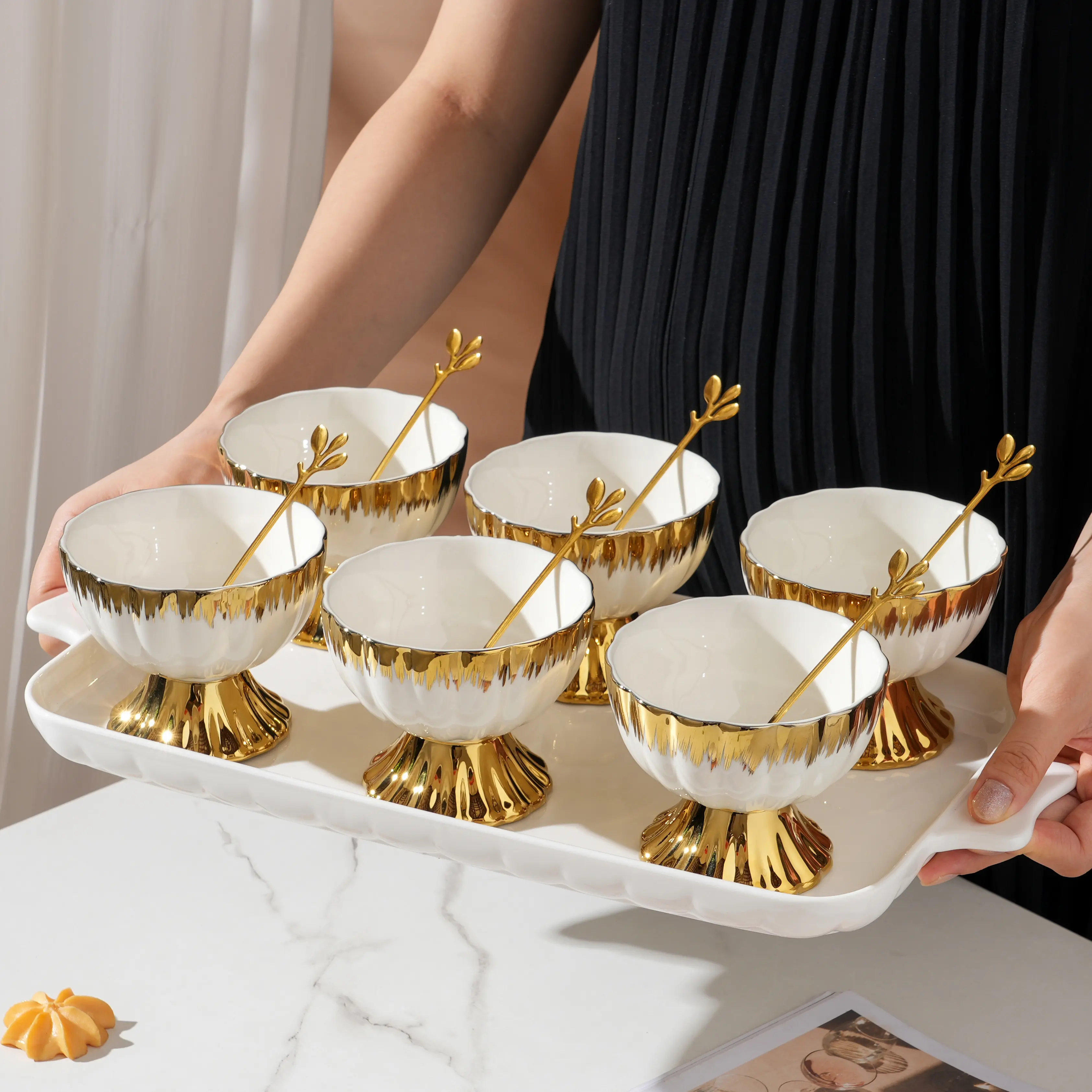 Wholesale gold Coating 6pcs ceramic dessert ice cream bowl ceramic ice cream cup set with tray