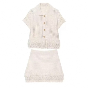 <span class=keywords><strong>Abbigliamento</strong></span> <span class=keywords><strong>Donna</strong></span> 2025, Completo alla Moda con Minigonna a Vita Alta, Abito in Maglia a Quadri Decorato con Nappine, Stile <span class=keywords><strong>Comodo</strong></span> e Casual - Product Image 6