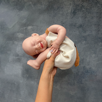 Poupée Reborn réaliste en silicone ultra-doux de 17 pouces (2,7 kg) - Fille souriante April pour bébé - Idéale pour les séances photo sur le thème des bébés