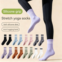 Chaussettes d'été rayées à double barre mi-mollet pour yoga et pilates, avec bordures côtelées très élastiques, semelles antidérapantes en silicone tricotées, idéales pour la danse